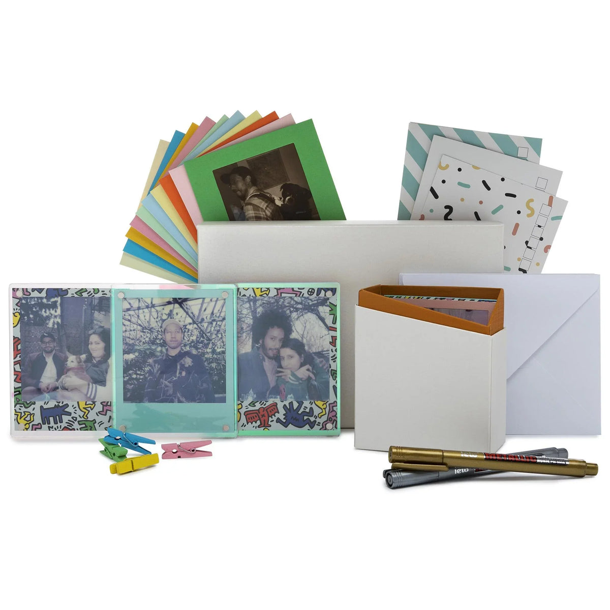 Polaroid Originals Black and White Instant Film for 600 Cameras (32 Exposures)