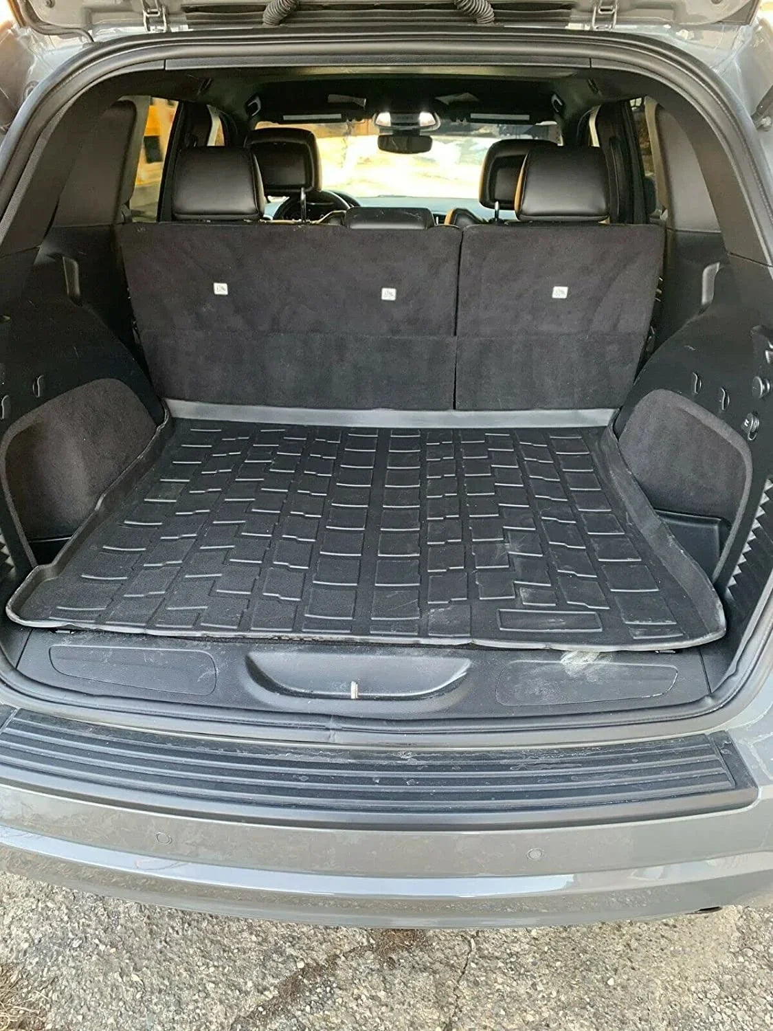 EACCESSORIES EA Cargo Liner – Trunk Mat for Jeep Grand Cherokee 2011-2022 – Weather-Resistant Trunk Mats for Cars with Raised Lip – Non-Slip Car Trunk Mat Rubber – Laser Pre-Cut Design