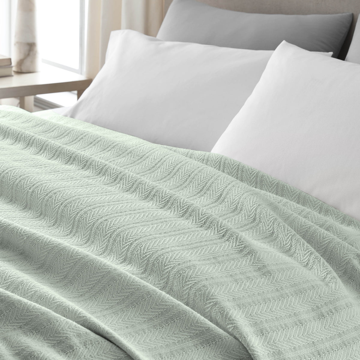 Vellux 100% Cotton Blanket - Soft, Breathable, Cozy & Lightweight Thermal Blanket - All Season Queen Size Blanket Perfect for Layering Bed, Couch & Sofa - Hotel Quality (90x90 Inch Light Grey)