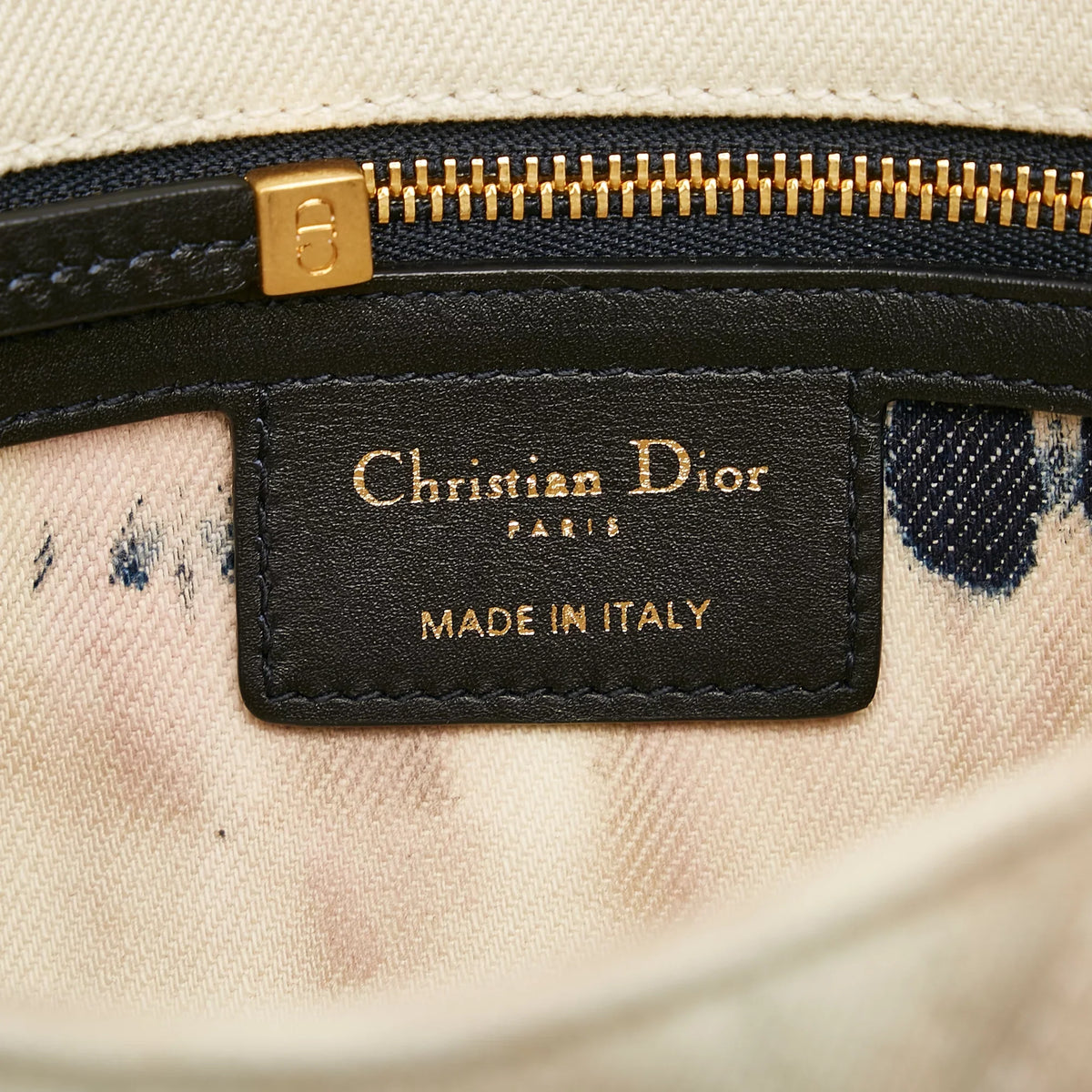 Pre-Owned Authenticated Dior Small Tie Dye Caro Denim Fabric White Crossbody Bag Unisex (Good)