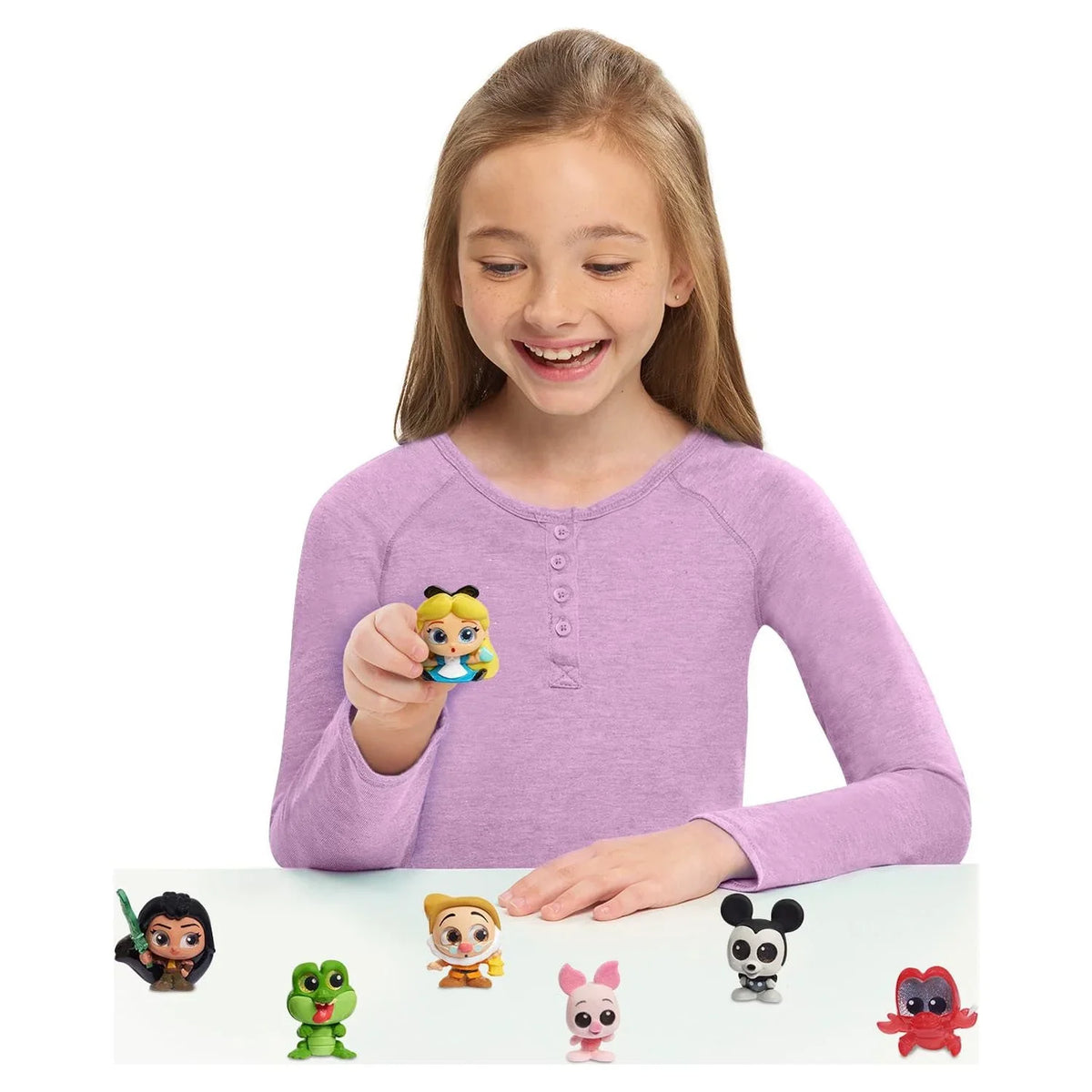 Disney Doorables Multi Peek Series 6 Jeweled Disney Princess Characters, Includes 5, 6, or 7 Collectible Mini Figures, Styles May Vary, Officially Licensed Kids Toys for Ages 5 Up, Gifts and Presents
