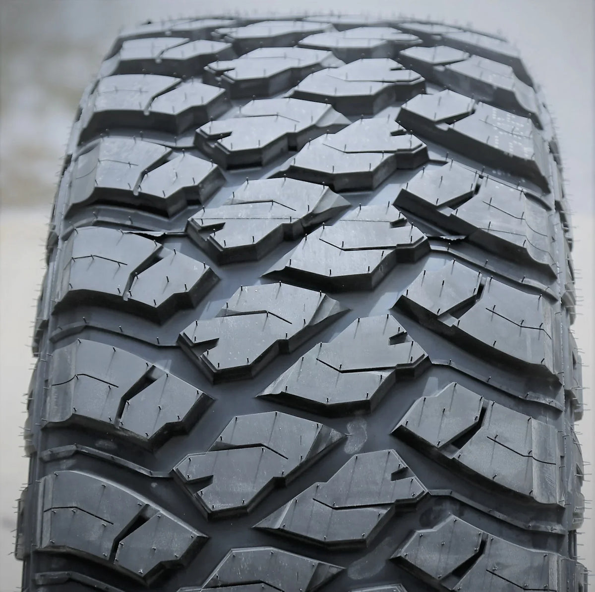 Atlander Roverclaw M/T I LT 305/70R17 Load E 10 Ply MT Mud Tire